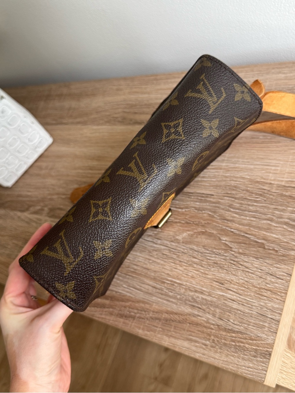 ✅AUTH✅LOUIS VUITTON CARTOUCHIERE MM CROSSBODY BAG - Picture 10 of 14